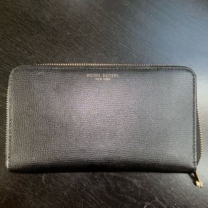 Henri Bendel Wallet